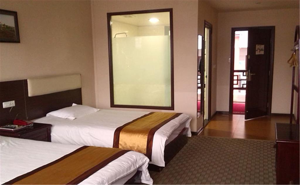 Wudangshan Yinjie Holiday Hotel Danjiangkou Zimmer foto