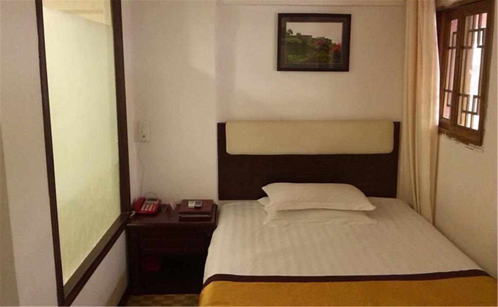 Wudangshan Yinjie Holiday Hotel Danjiangkou Zimmer foto